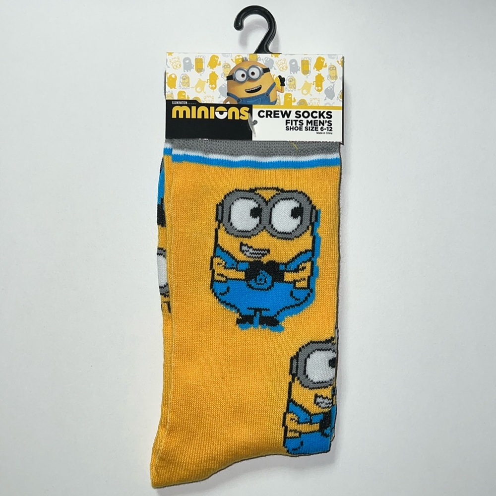 Illumination Presents Minions Crew Socks Fits Shoe Size 6-12 NWT